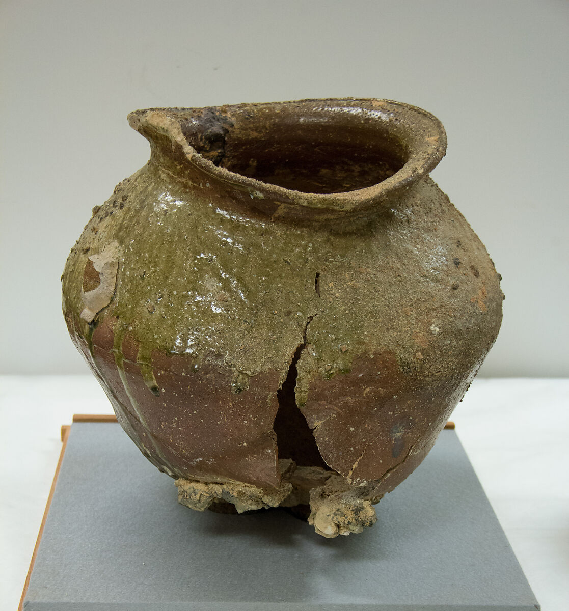 Storage Jar (Tsubo, Stoneware with natural ash glaze (Echizen ware), Japan