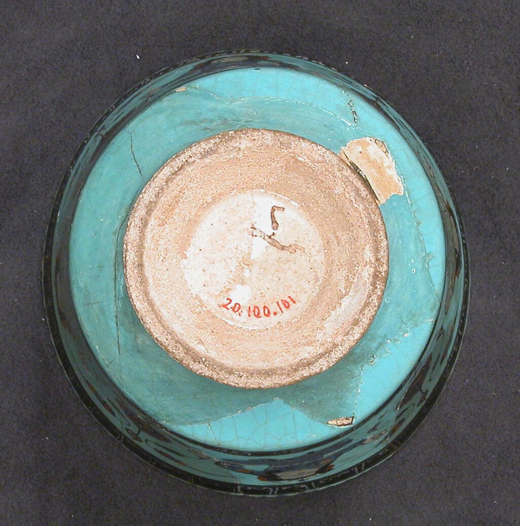 Beaker, Stonepaste; overglaze painted (mina'i)