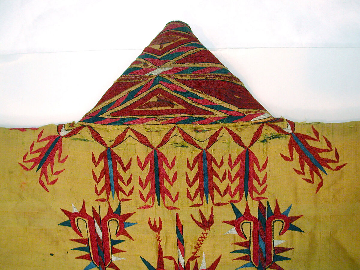 Robe (Chyrpy), Silk; embroidered in silk thread; cotton lining