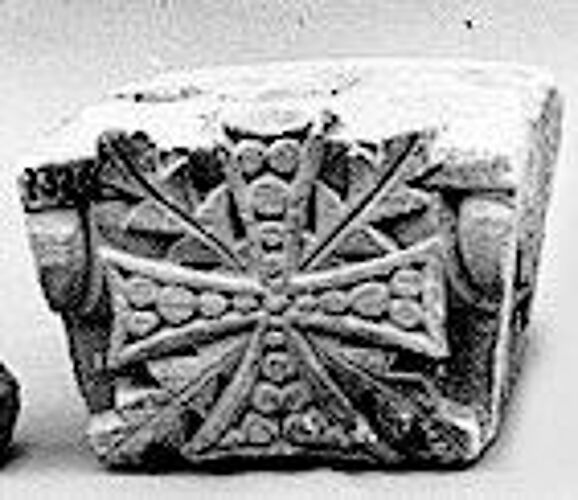 Keystone from an Arch with Cross and Acanthus Leaves