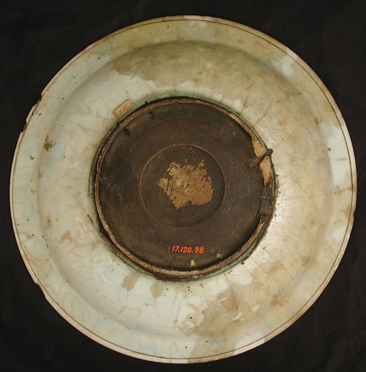 Dish, Stonepaste; underglaze painted