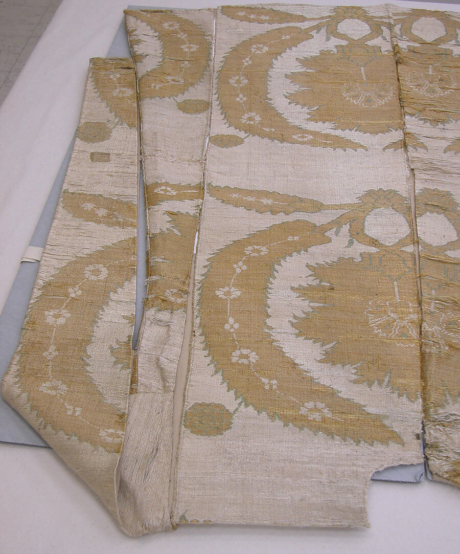 Kaftan, Silk, metal wrapped thread; taqueté (seraser)