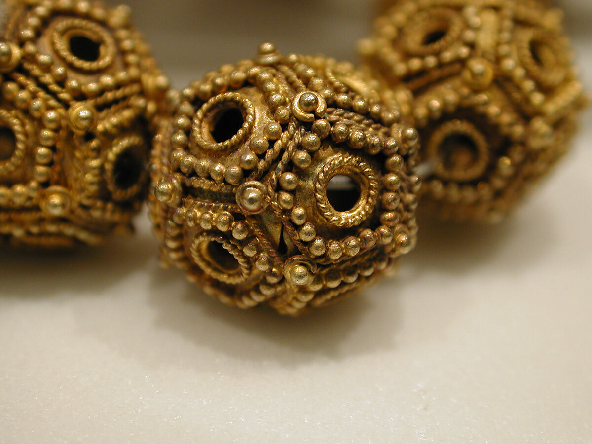 Necklace, Gold sheet; granulation, twisted wire