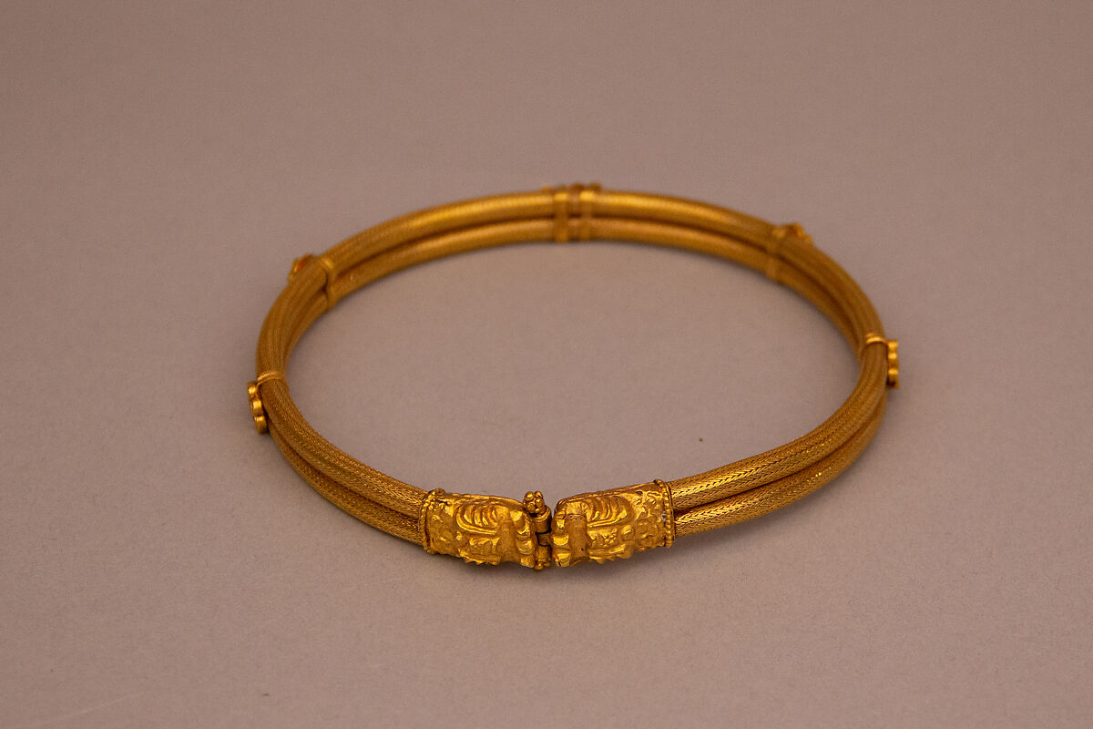 Necklet (Musi), Gold