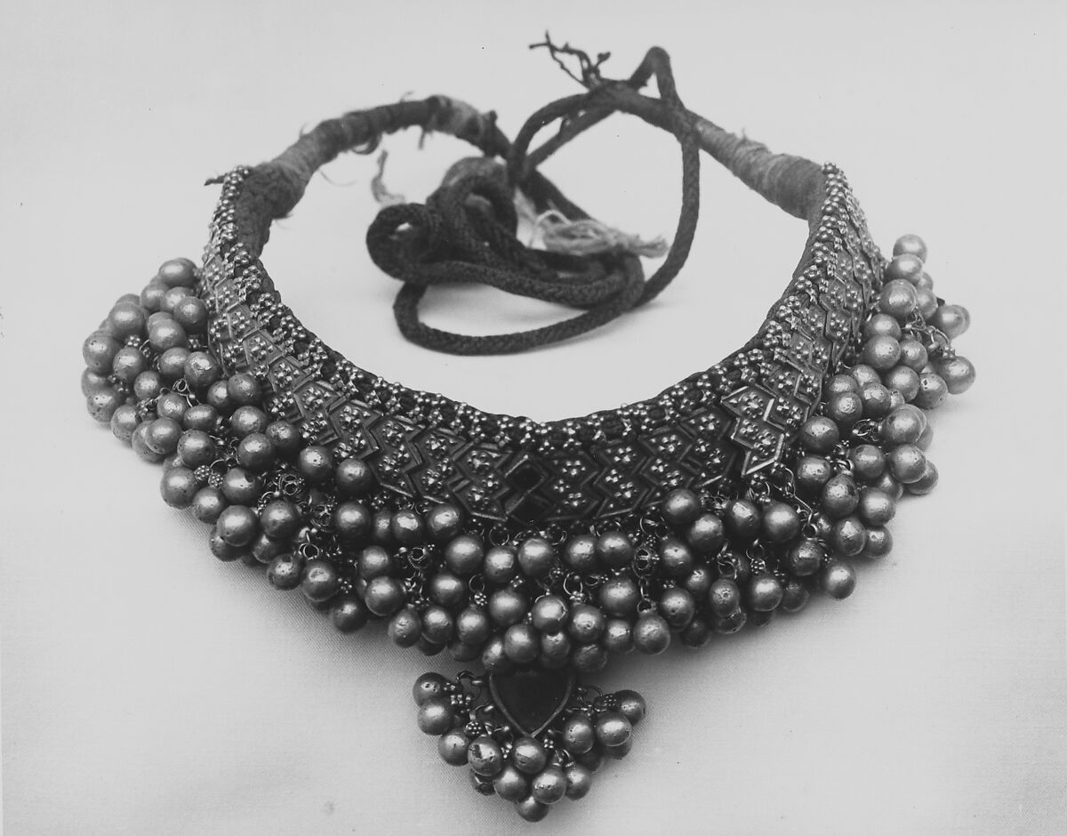 Necklace, Gold