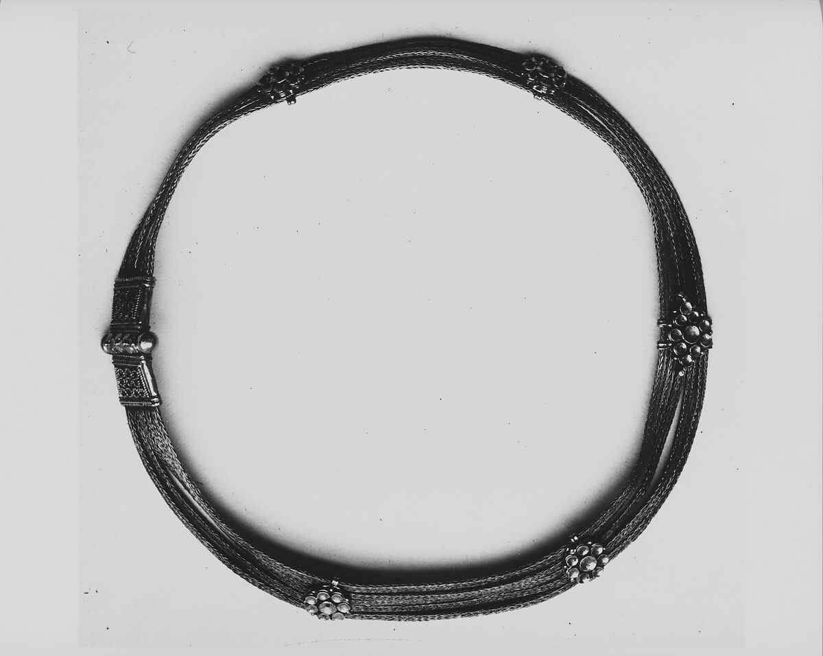 Necklet (Musi), Gold