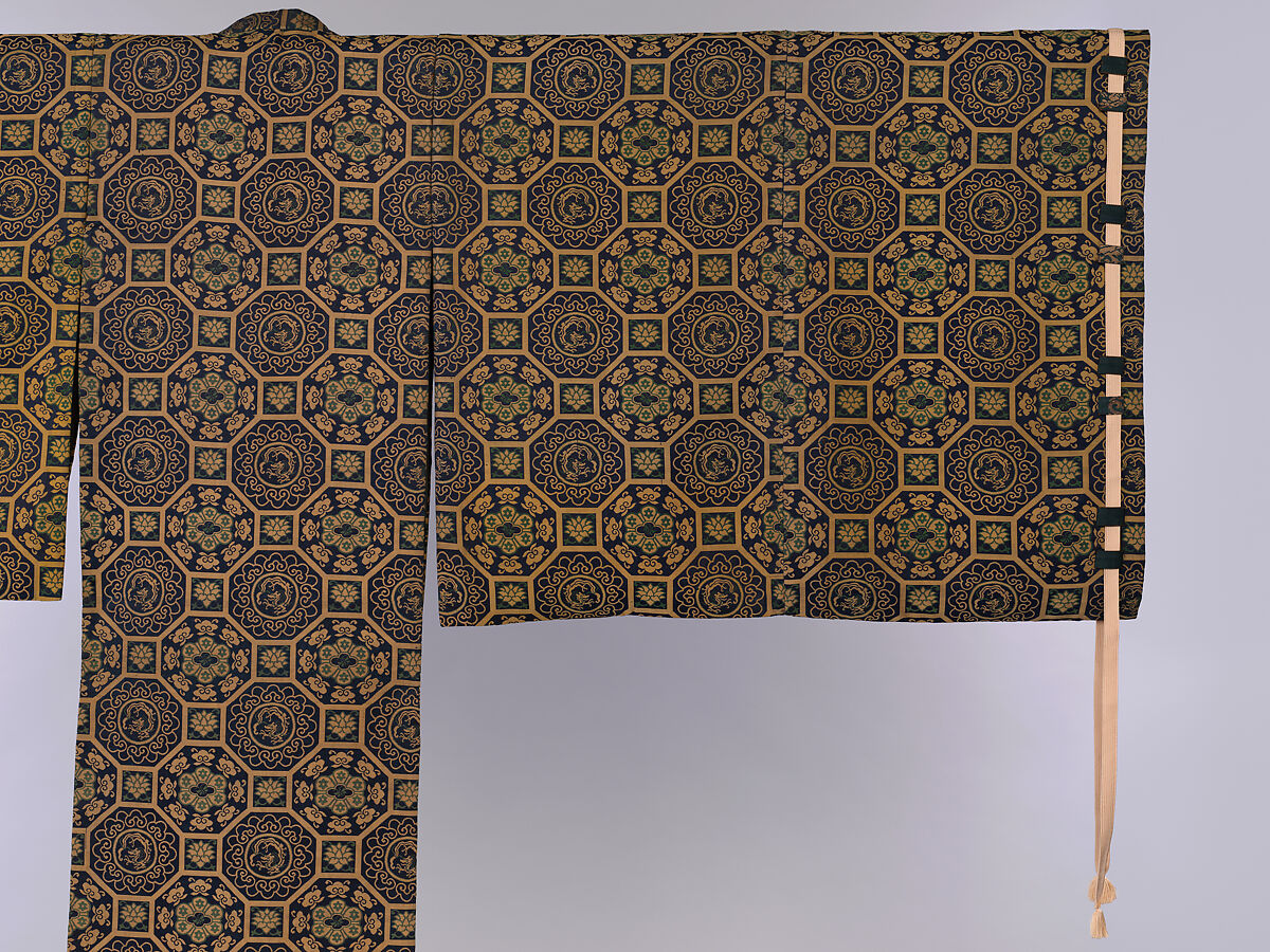 Noh Costume (Kariginu), Twill-weave silk with supplementary weft patterning, Japan
