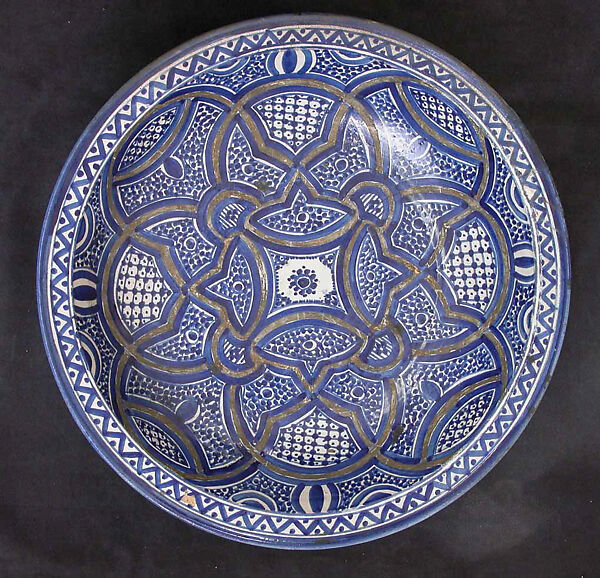 Bowl, Stonepaste; painted under transparent glaze 