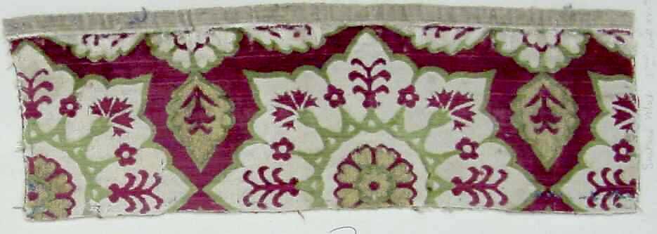 Fragment of a Cushion Cover (Yastik), Silk and metal thread; cut and voided velvet (çatma), brocaded 