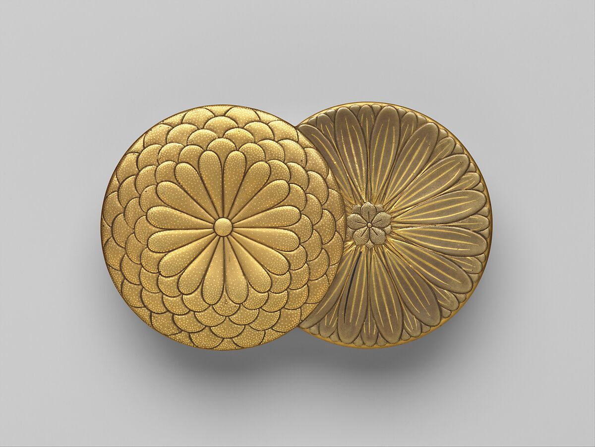 Incense Box in Shape of Overlapped Chrysanthemums; The Chrysanthemum Youth (Inside Tray), Gold, silver hiramaki-e, takamaki-e on gold ground, Japan