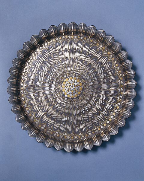 Bidri Tray with Petals, Zinc alloy; cast, engraved, inlaid with silver and brass 