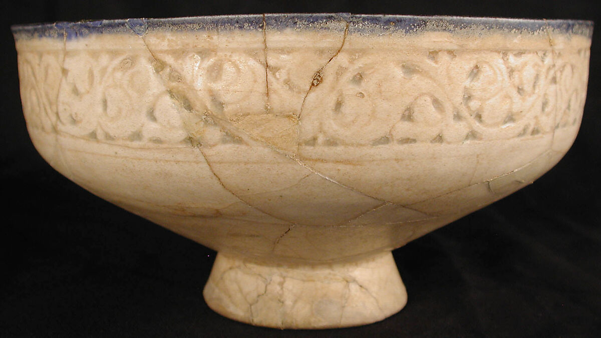 Bowl, Stonepaste; underglaze painted