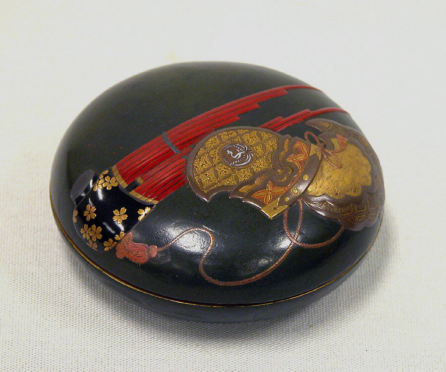 Round Box with Design of Bugaku Dance Hat and Musical Instrument, Yamada Jōkasai (1681–1704), Lacquer on wood with gold, mother-of-pearl inlay, and colored lacquer, Japan 