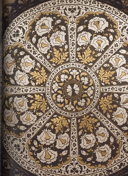 Bidri Tray with Flowering Plants in Arches Radiating from a Central Medallion, Zinc alloy inlaid with brass and silver