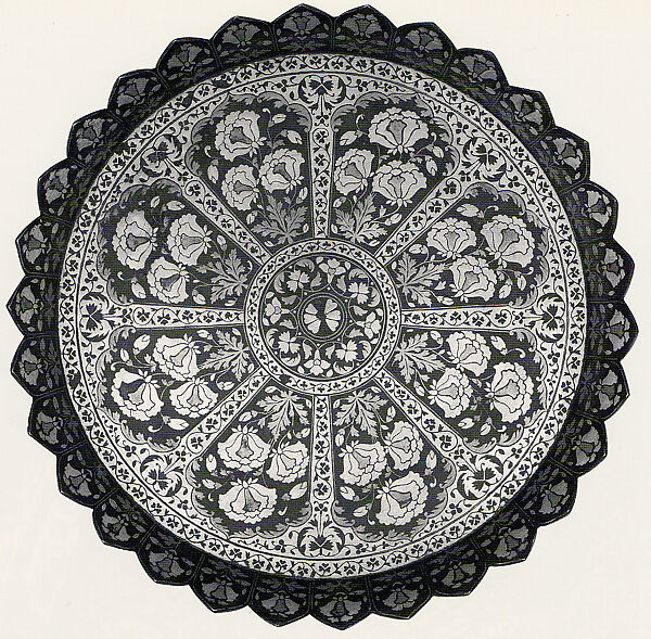 Bidri Tray with Flowering Plants in Arches Radiating from a Central Medallion, Zinc alloy inlaid with brass and silver