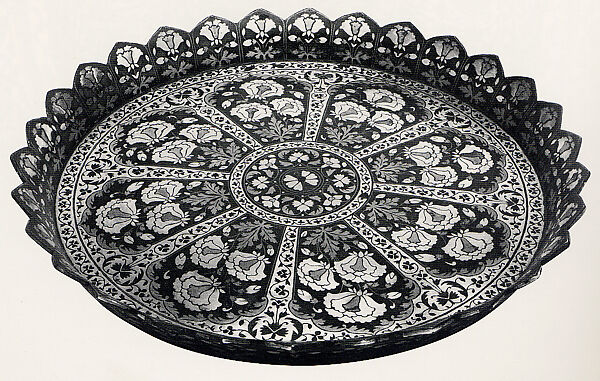 Bidri Tray with Flowering Plants in Arches Radiating from a Central Medallion, Zinc alloy inlaid with brass and silver