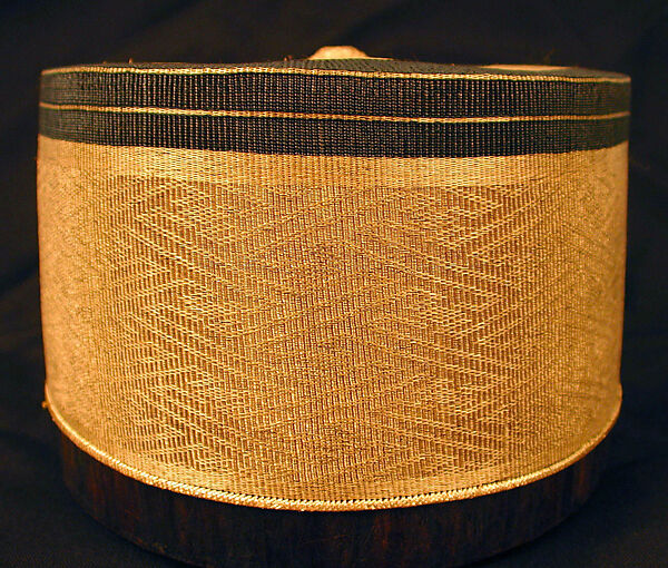 Crown, Vegetable fiber and gold thread or wire; woven