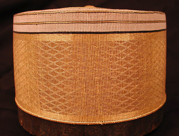 Crown, Vegetable fiber and gold thread or wire; woven