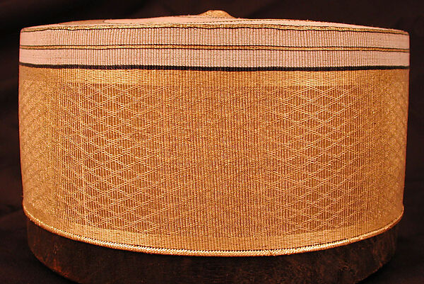 Crown, Vegetable fiber and gold thread or wire; woven