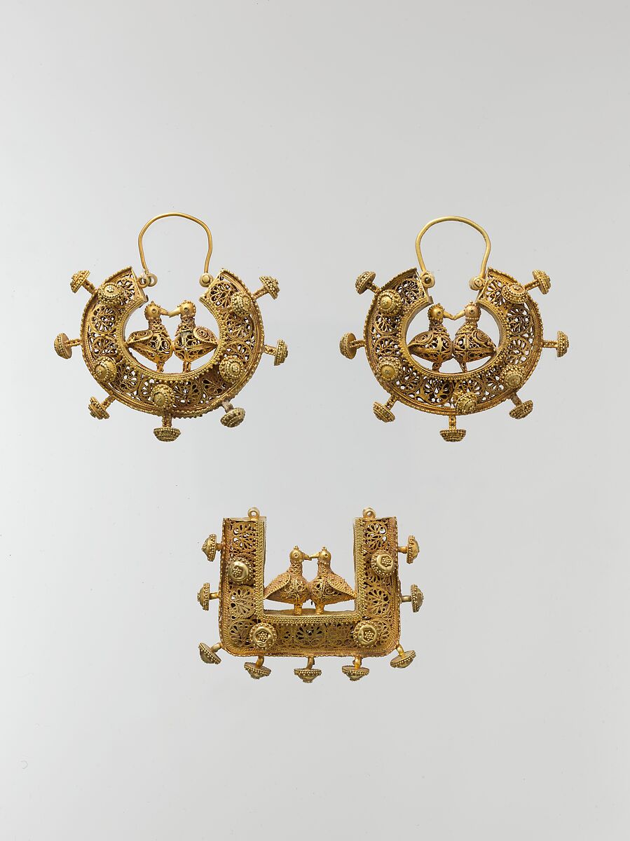 Earring, One of a Pair, Gold; filigree and granulation