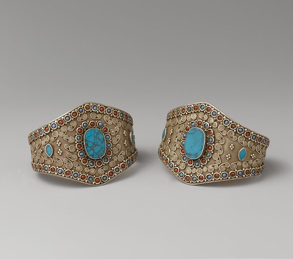 Armband, One of a Pair, Silver; with decorative wire whorl decoration, silver shot, table-cut turquoises, and turquoise and coral beads