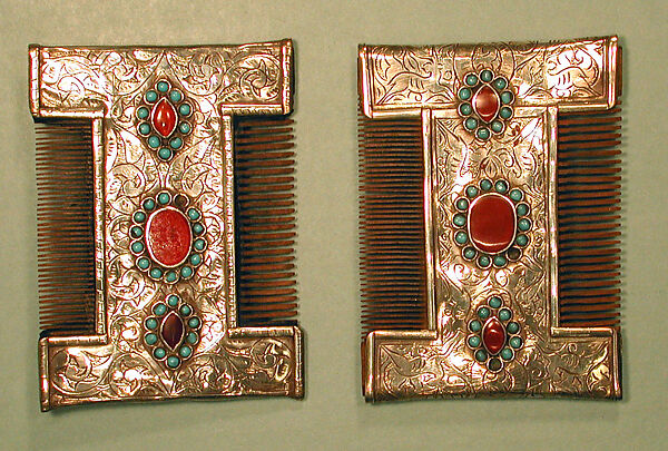 Comb, Wood and silver; chased, with table-cut and cabochon carnelians and turquoise beads