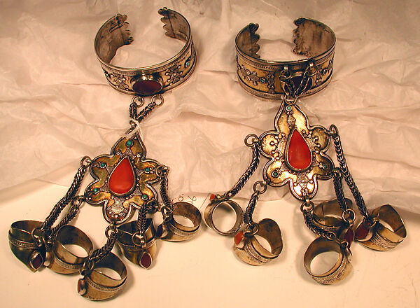 Armband with Rings, One of a Pair, Silver, fire-gilded and chased, with silver shot, wire chains, turquoise beads, and table-cut and cabochon carnelians