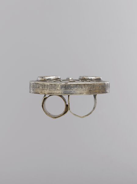 Two-Finger Ring, Silver, fire-gilded, with stamped beading, silver shot, decorative wire, and glass inlays backed with fabric, lacquer, or paper