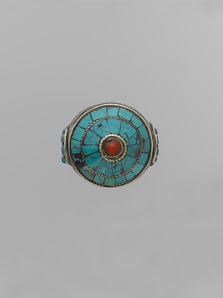 Ring, Silver; fire-gilded with decorative silver wire, flat-cut turquoises, and slightly domed synthetic resin and turquoise beads