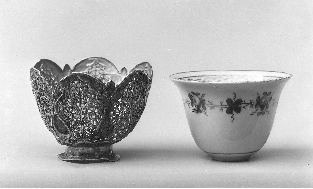 Cup, Porcelain with gilding
