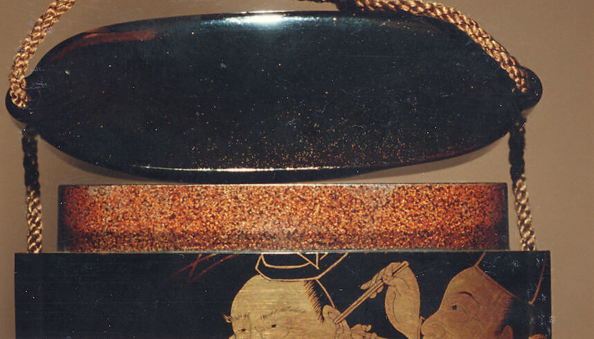 Case (Inrō) with Design of Courtier Cleaning Another's Ear (obverse); Courtier Laughing (reverse), Kajikawa Hidetaka, Lacquer, roiro, gold, brown and red togidashi, nashiji; Netsuke: fukurokuju
Interior: nashiji and fundame, Japan