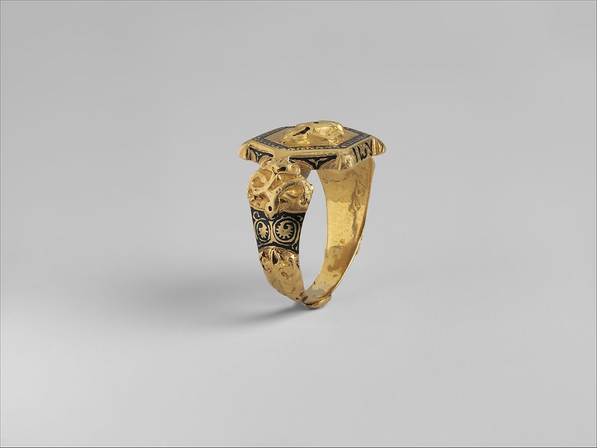 Ring with Seated Lion, Gold; inlaid with black organic compound