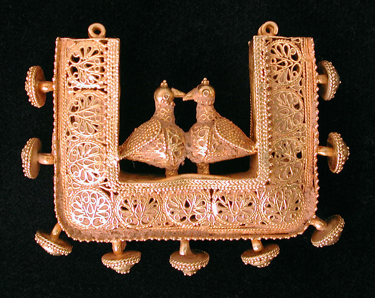 Earrings and Pendant, Gold; filigree and granulation