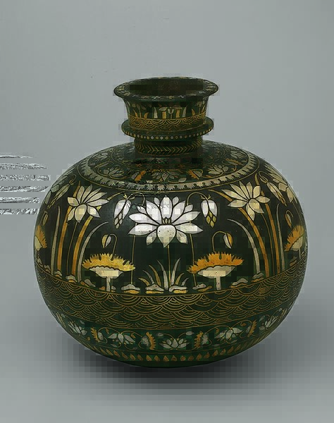 Bidri Huqqa (Water Pipe) Base with Lotuses Emerging from a Pond, Zinc alloy inlaid with brass and silver 