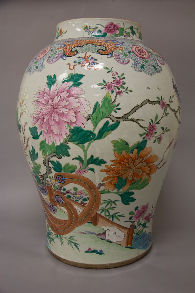 Covered jar with phoenix, Porcelain painted in overglaze polychrome enamels (Jingdezhen ware), China
