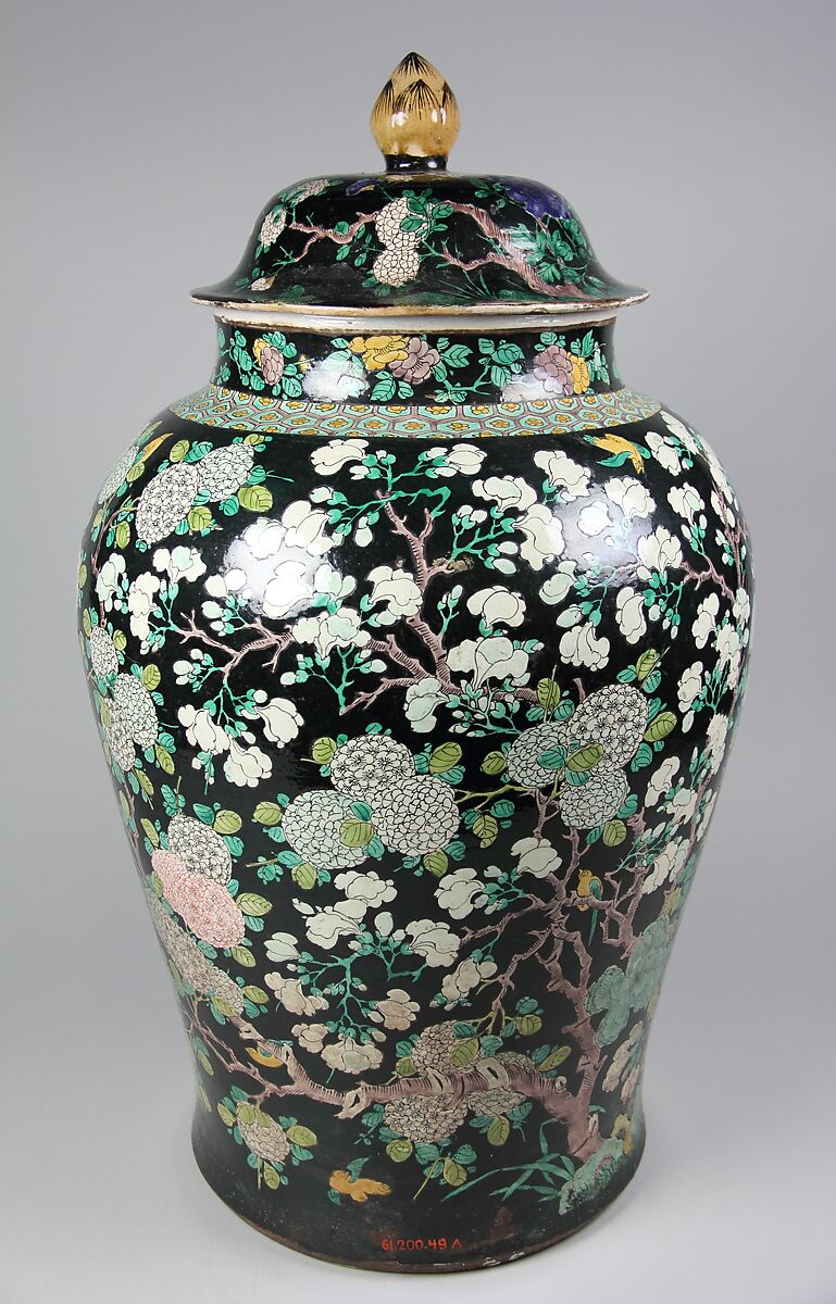 Covered Jar, Porcelain painted in overglaze polychrome enamels (Jingdezhen ware, famille noir), China