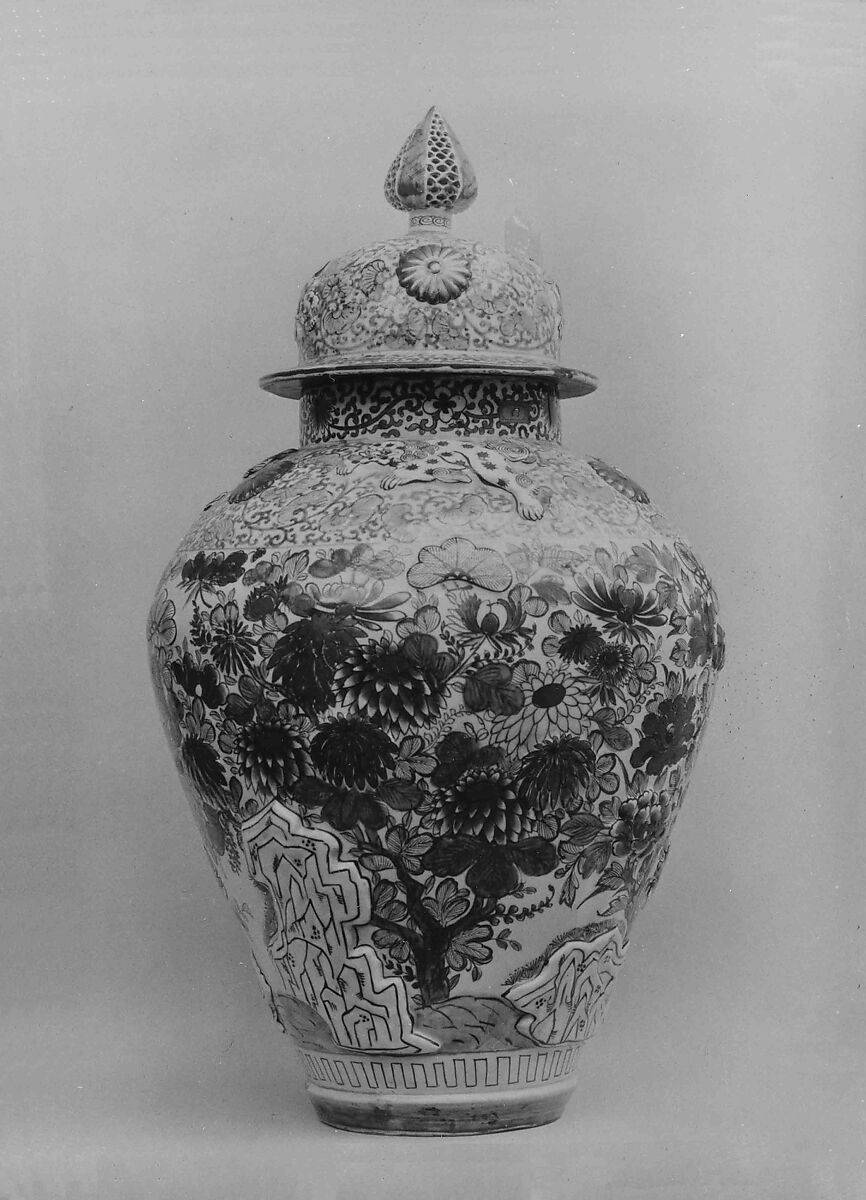 Vase with lid, Porcelain decorated with enamels (Arita ware, Imari type), Japan 