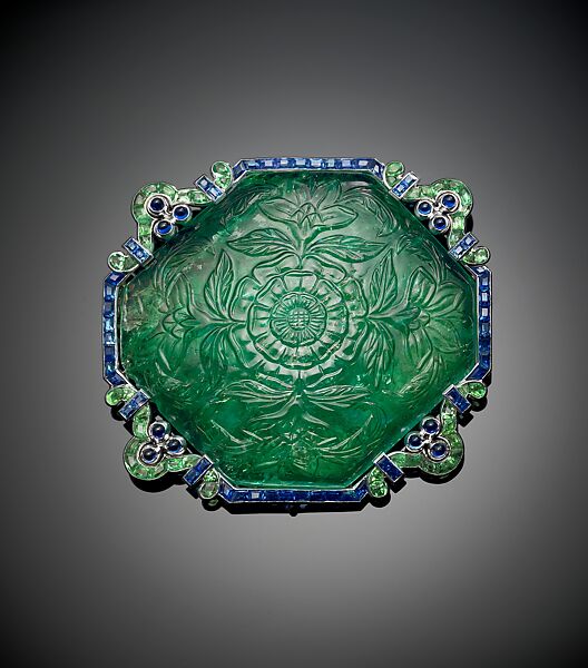 Brooch with Carved Emeralds and Sapphires by Cartier, Cartier (French, founded Paris, 1847), Platinum, set with emeralds and sapphires 