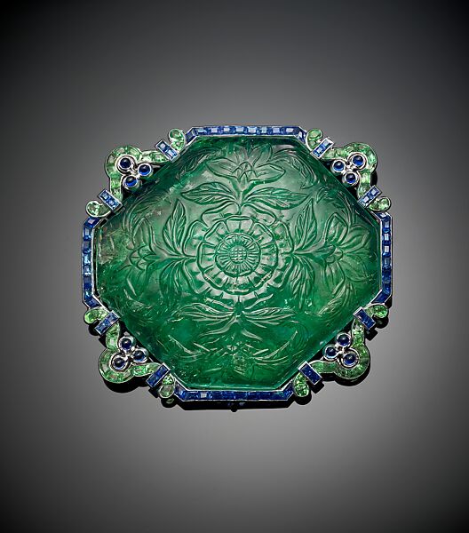 Emerald brooch sales