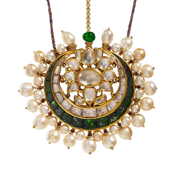 Forehead or Turban Ornament (tika), Gold, set with emeralds and diamonds, with attached pearls; enamel on reverse 