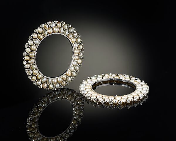 Pair of Bangles (kada) by Bhagat, Bhagat, Platinum, set with diamonds and pearls 