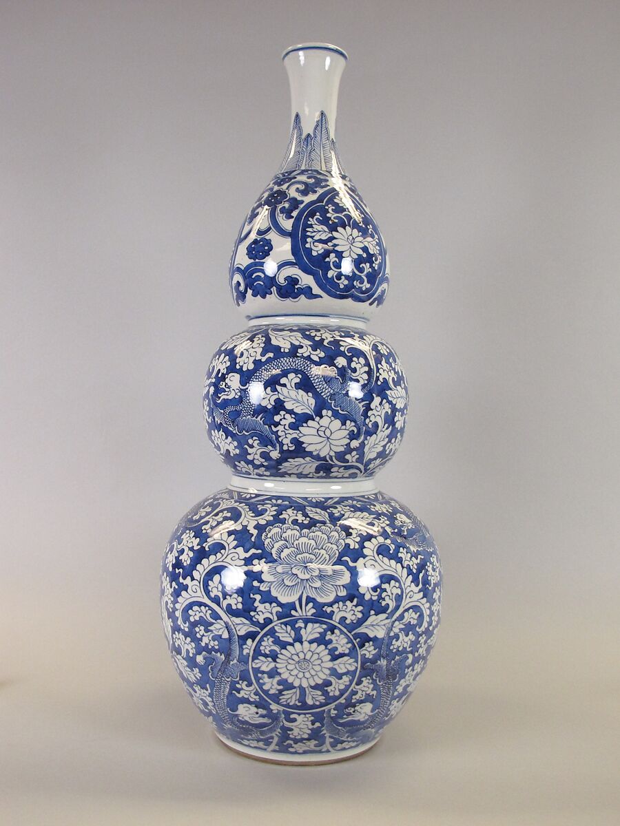 Triple gourd vase with dragon and flowers, Porcelain painted in underglaze cobalt blue (Jingdezhen ware), China