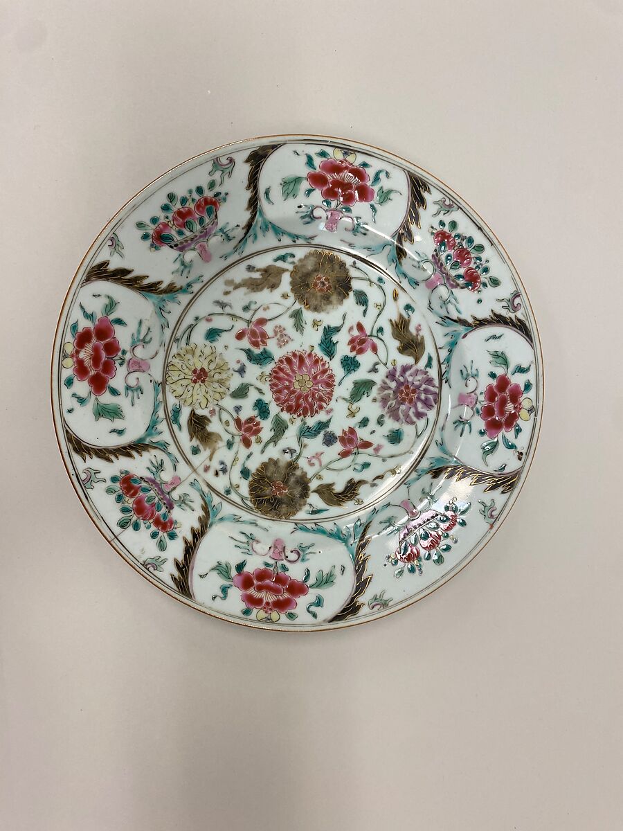 Plate with flowers, Porcelain painted in overglaze polychrome enamels (Jingdezhen ware), China 