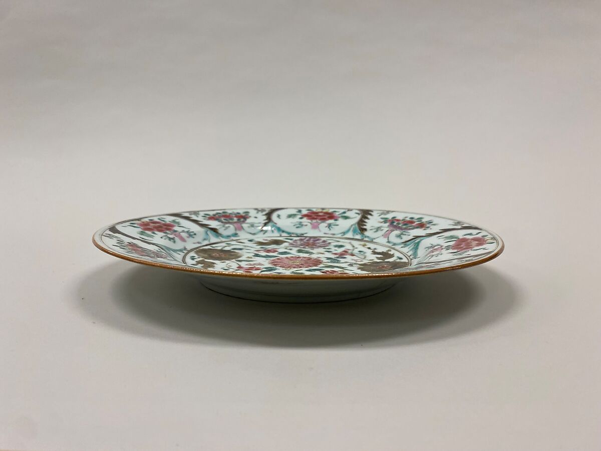 Plate with flowers, Porcelain painted in overglaze polychrome enamels (Jingdezhen ware), China