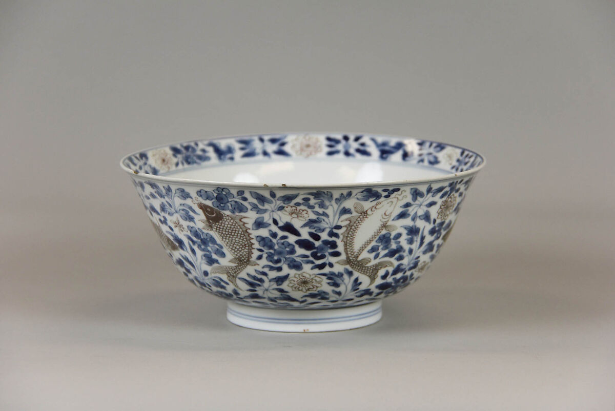 Bowl with fishes and flowers, Porcleian painted in underglaze cobalt blue and copper red (Jingdezhen ware), China 
