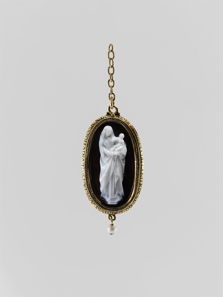 Paternoster Pendant with the Virgin and Child (obverse) and the Meeting of Joachim and Anna at the Golden Gate (reverse), Sardonyx, enameled gold, and silver, Flemish or Burgundian, and Western European