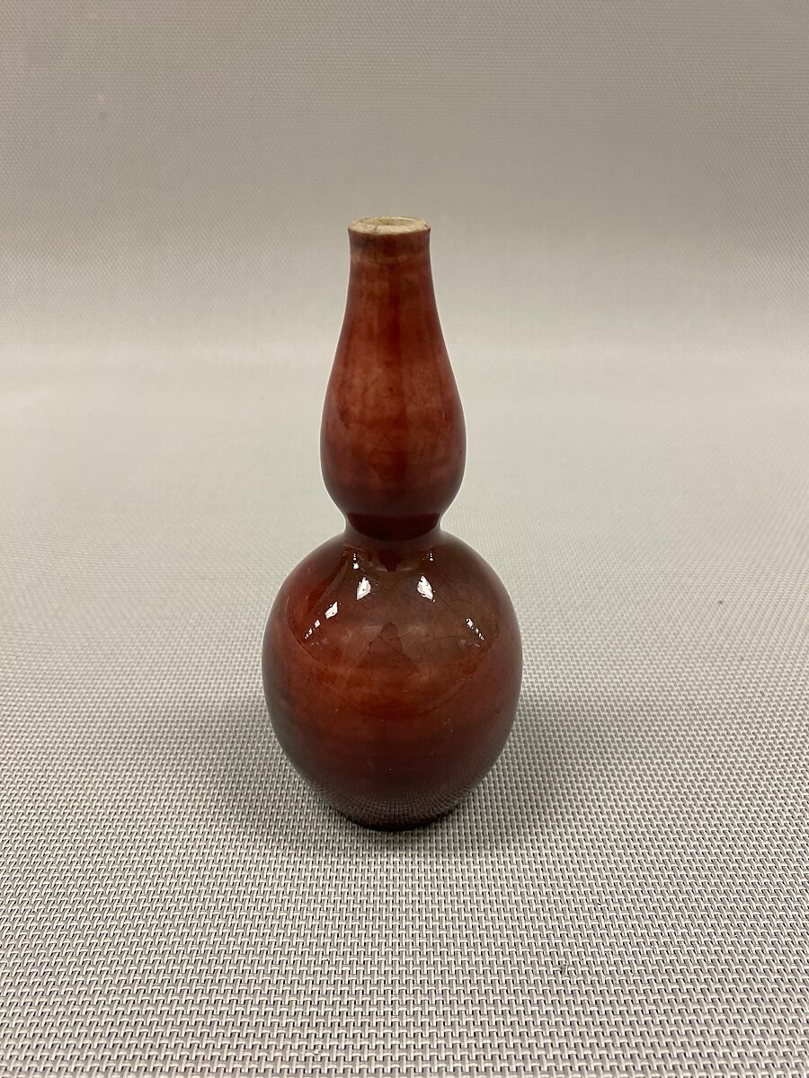 Gourd-shaped vase, Porcelain with copper red glaze (jingdezhen ware), China 