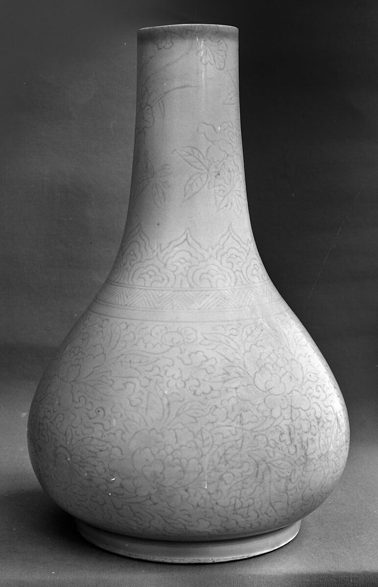 Vase, Porcelain with incised decoration under light blue glaze, China 