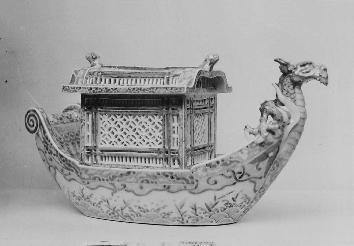 Censer in form of a Pleasure Boat, White porcelain decorated in blue under the glaze, Japan 