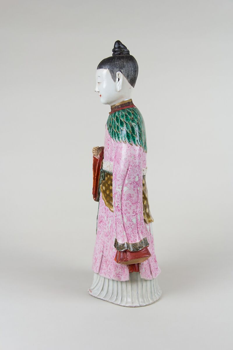 Figure of fairy Magu, Porcelain painted in overglaze polychrome enamels (Jingdezhen ware), China